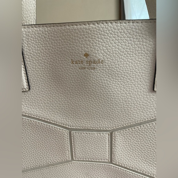 Kate Spade ♠️ White Leather Tote Bag - Picture 3 of 8